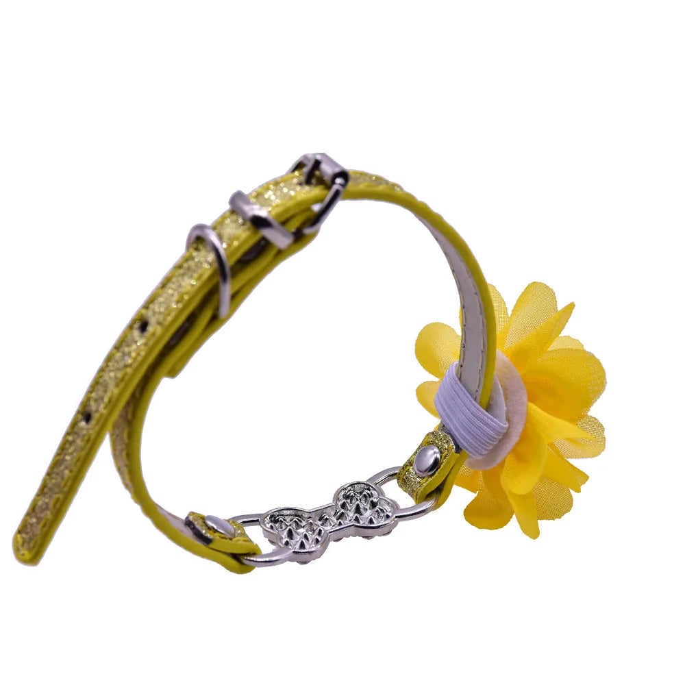 50/100 Count Slidable Collar Flower for your pup.
